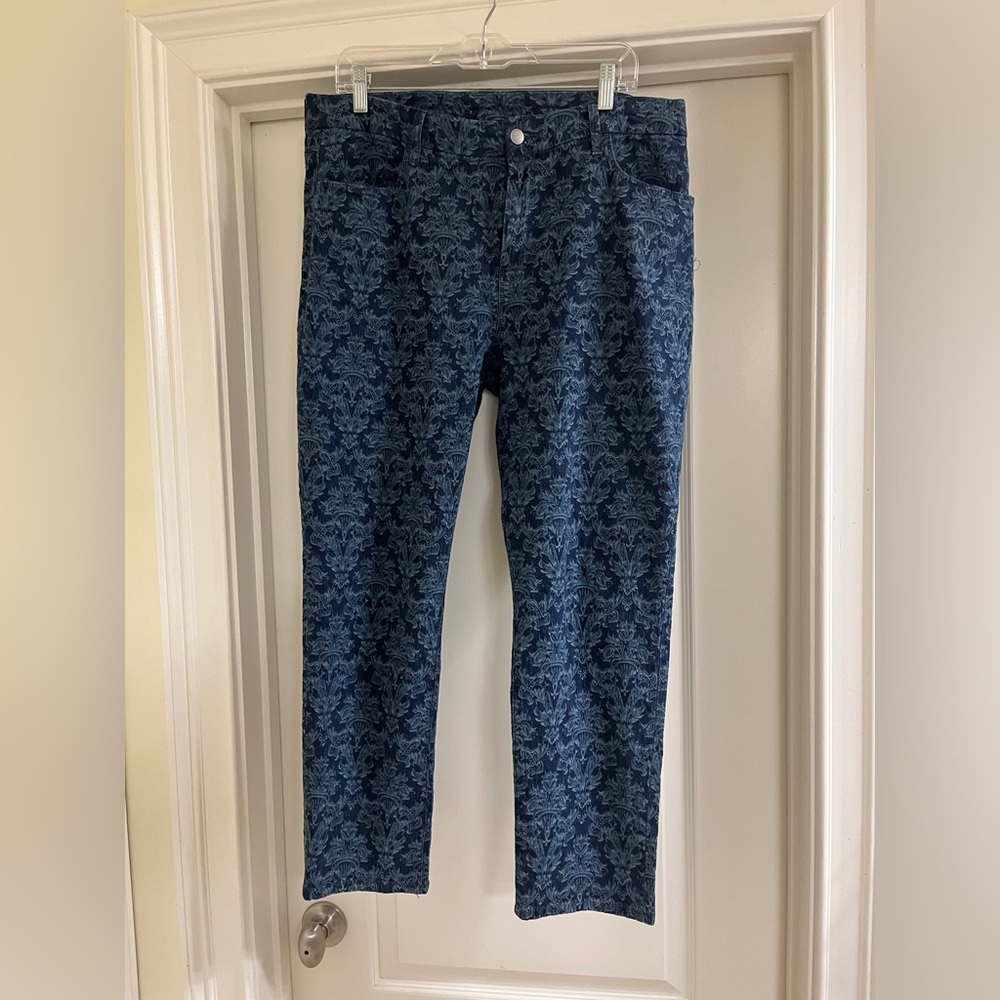 Chico’s size 2.5 (14/L) short paisley jeans